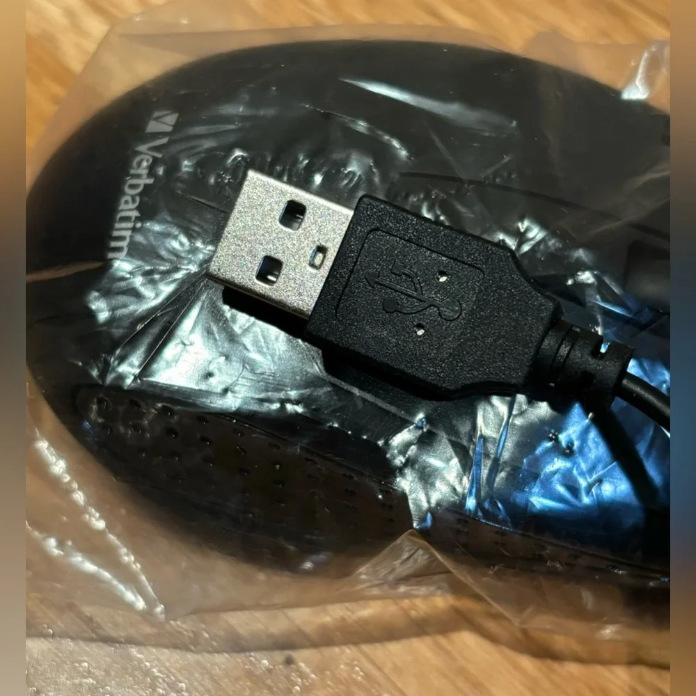New Verbatim Wired USB Mouse In Black model#99202